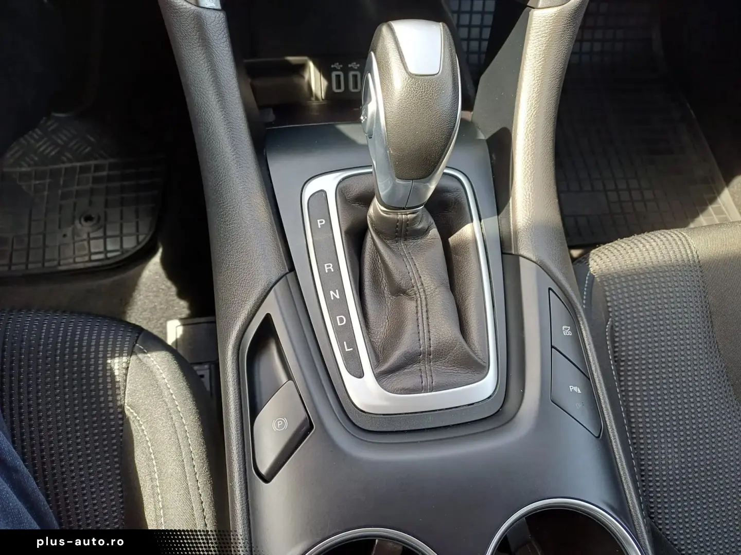 Ford MONDEO 2.0 HEV Titanium Hybrid 187 CP Automată