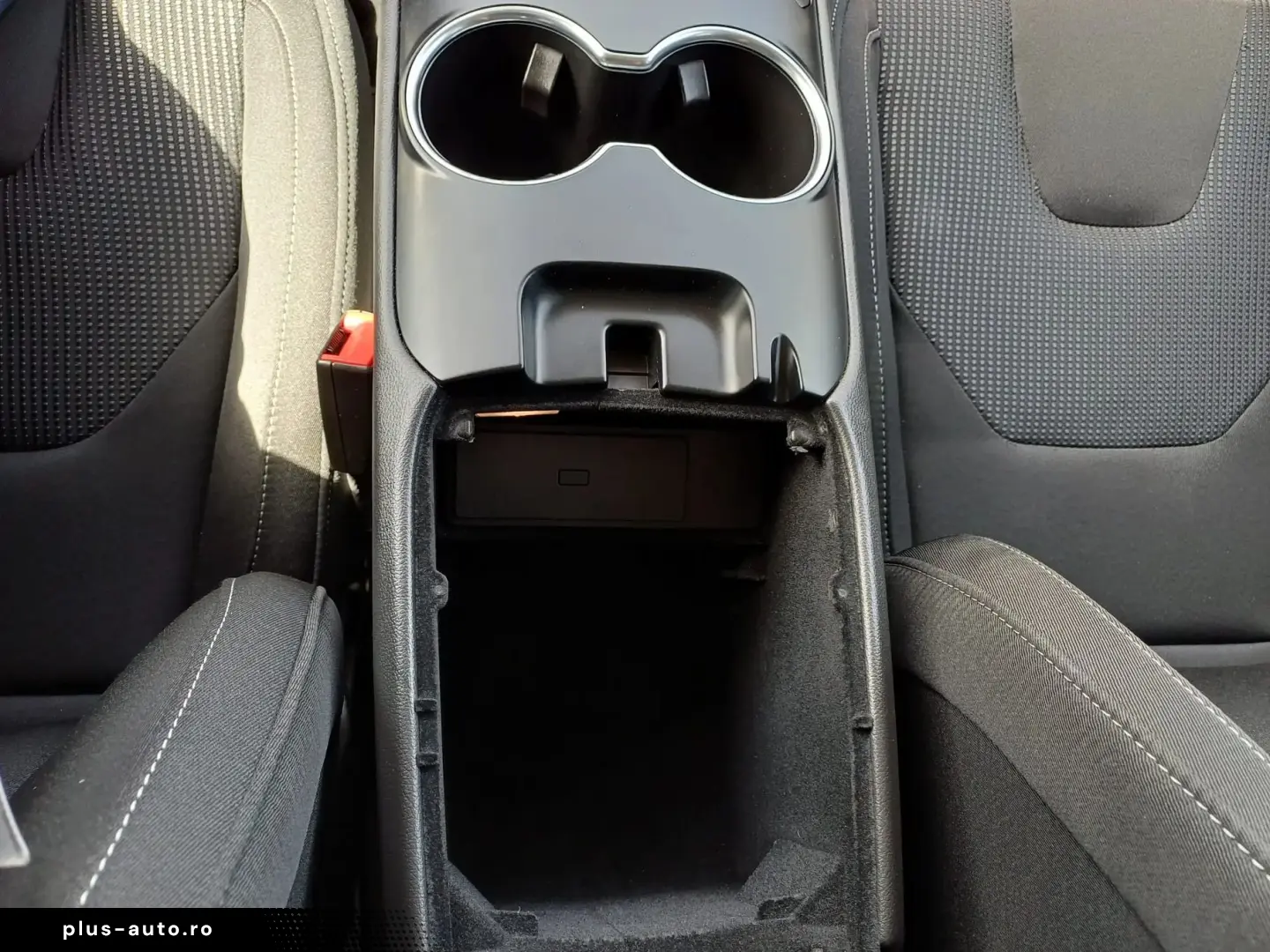 Ford MONDEO 2.0 HEV Titanium Hybrid 187 CP Automată
