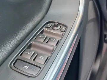 Volvo V60 Momentul Diesel 2017 - Rate   Credit   Garantie