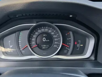 Volvo V60 Momentul Diesel 2017 - Rate   Credit   Garantie