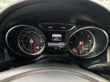 Mercedes-Benz Cla-220