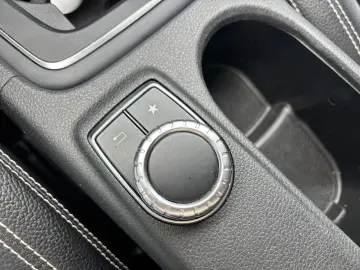 Mercedes-Benz Cla-220