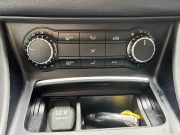Mercedes-Benz Cla-220