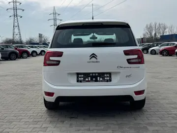 Citroen C4-Grand-Space-Tourer