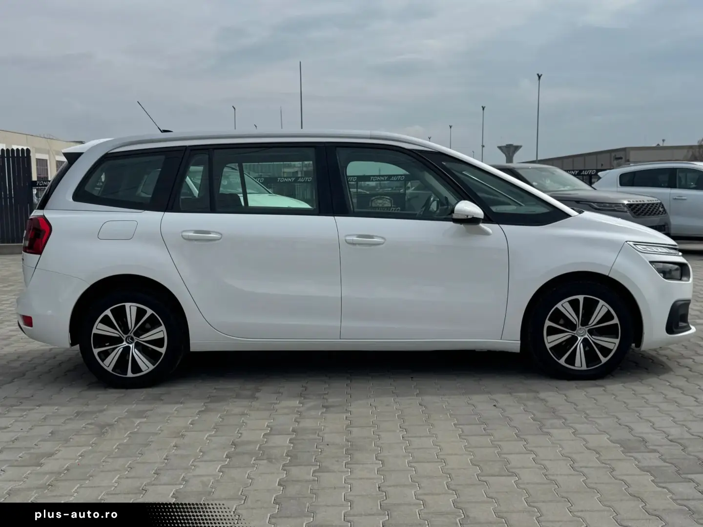 Citroen C4-Grand-Space-Tourer
