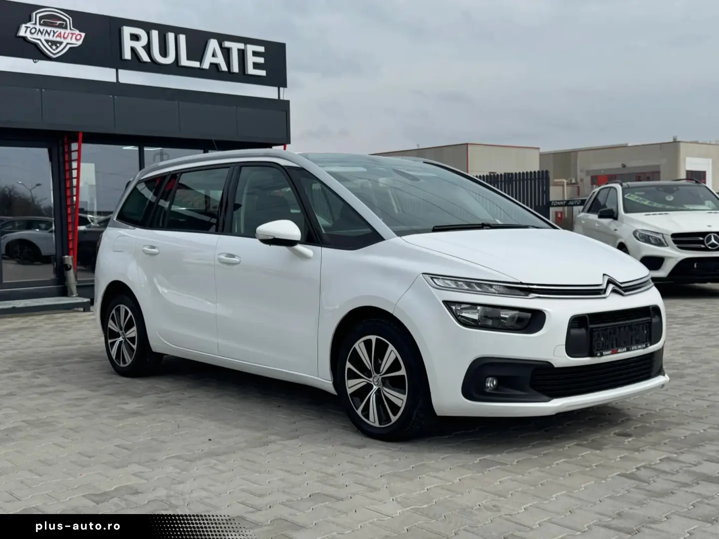 Citroen C4-Grand-Space-Tourer