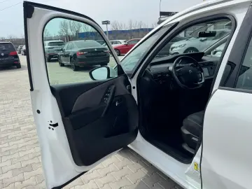 Citroen C4-Grand-Space-Tourer