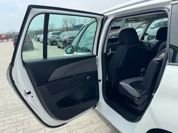 Citroen C4-Grand-Space-Tourer