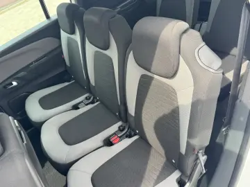 Citroen C4-Grand-Space-Tourer
