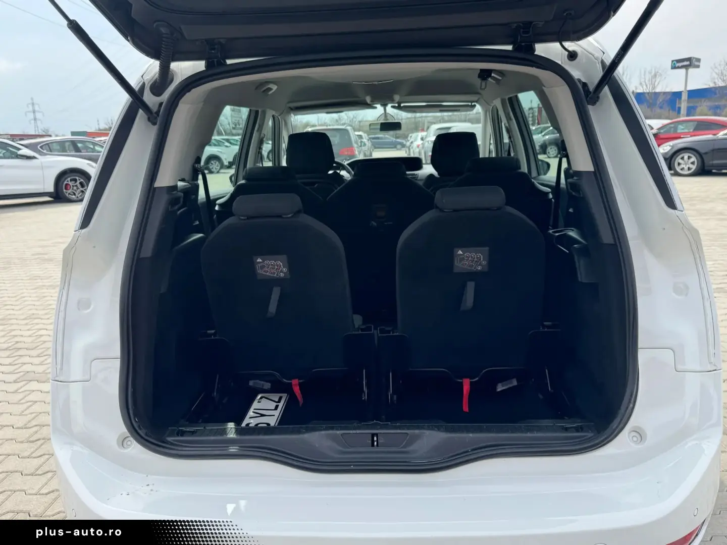 Citroen C4-Grand-Space-Tourer