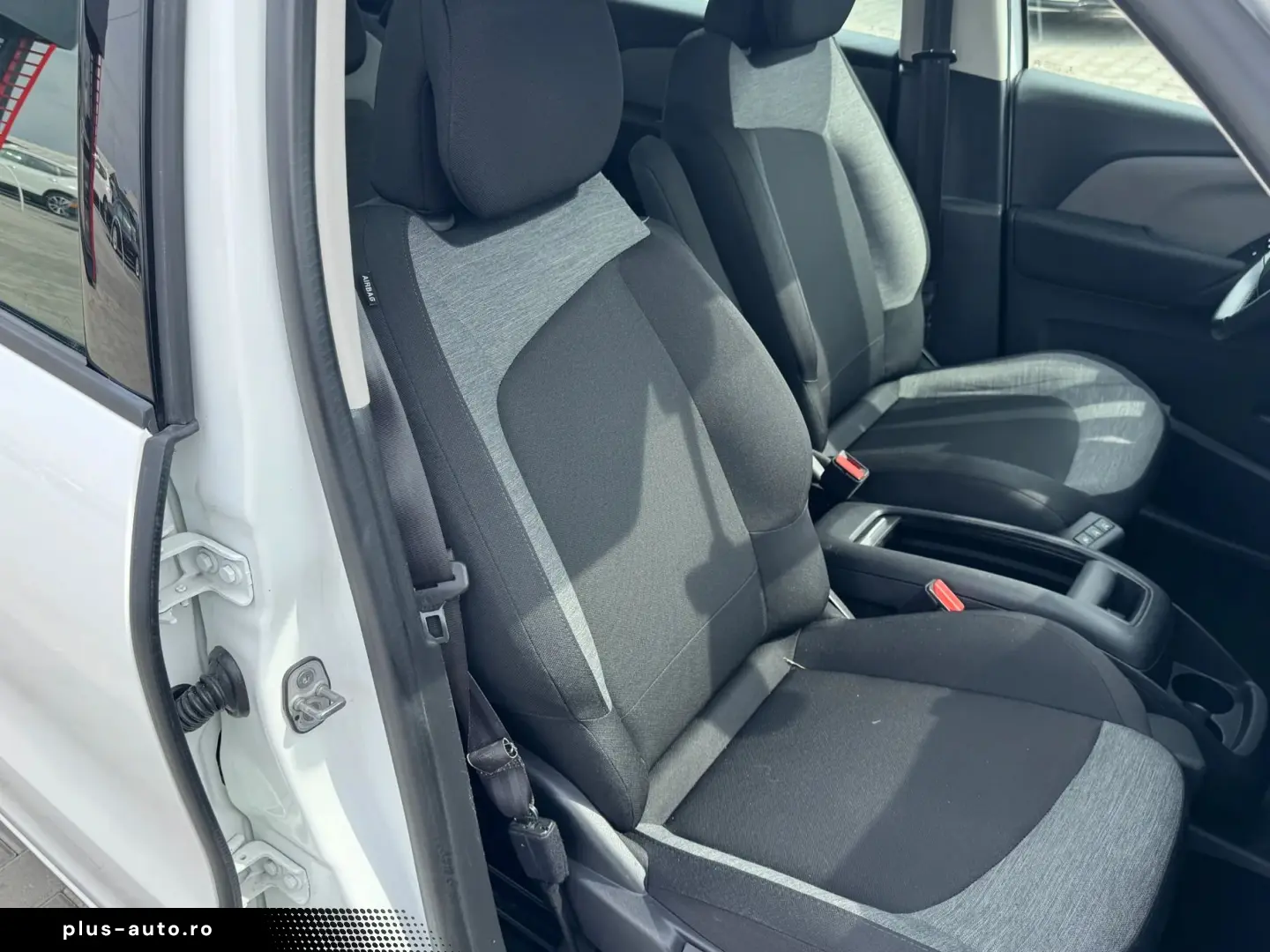 Citroen C4-Grand-Space-Tourer
