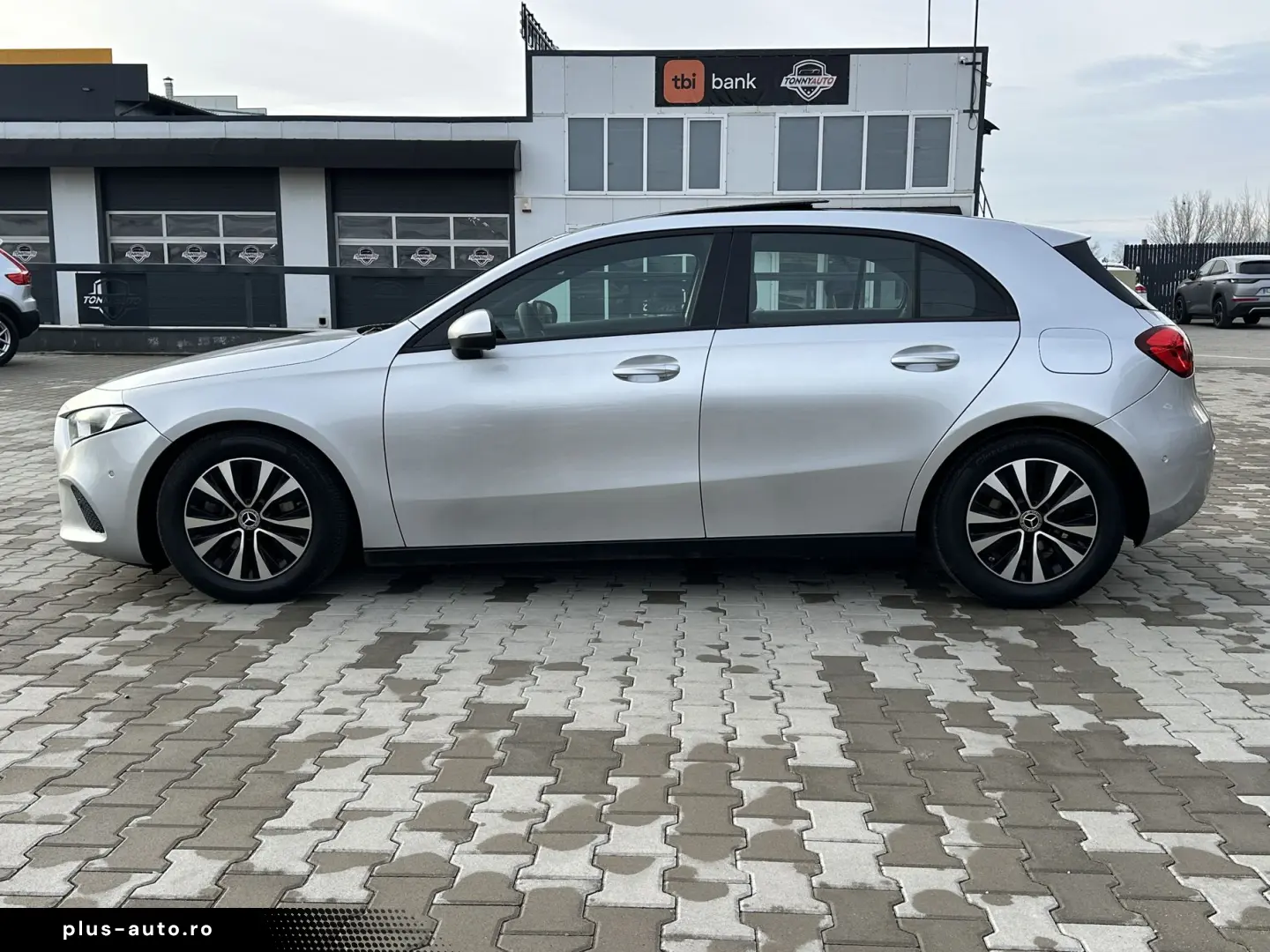 Mercedes-Benz A-200