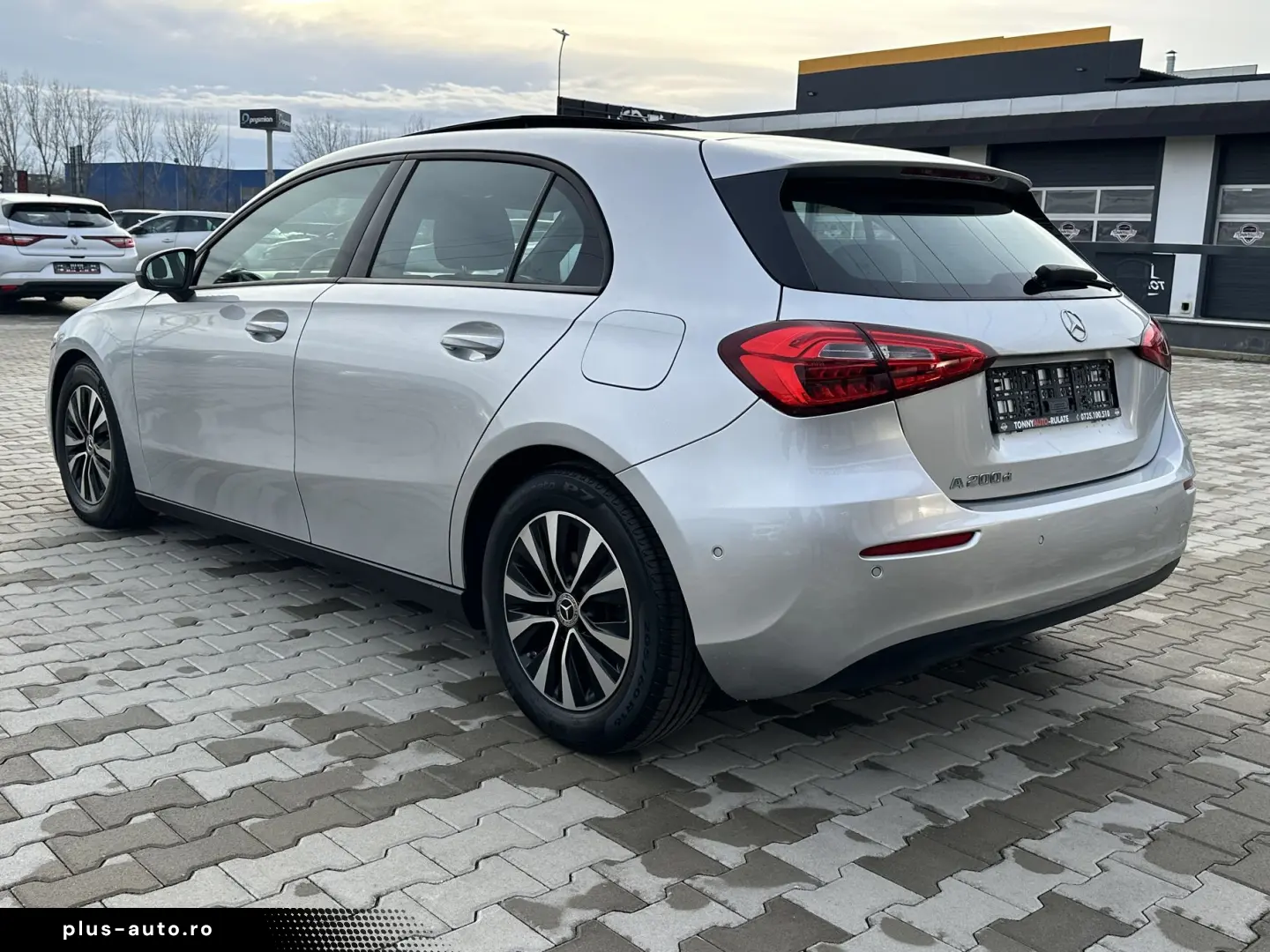 Mercedes-Benz A-200