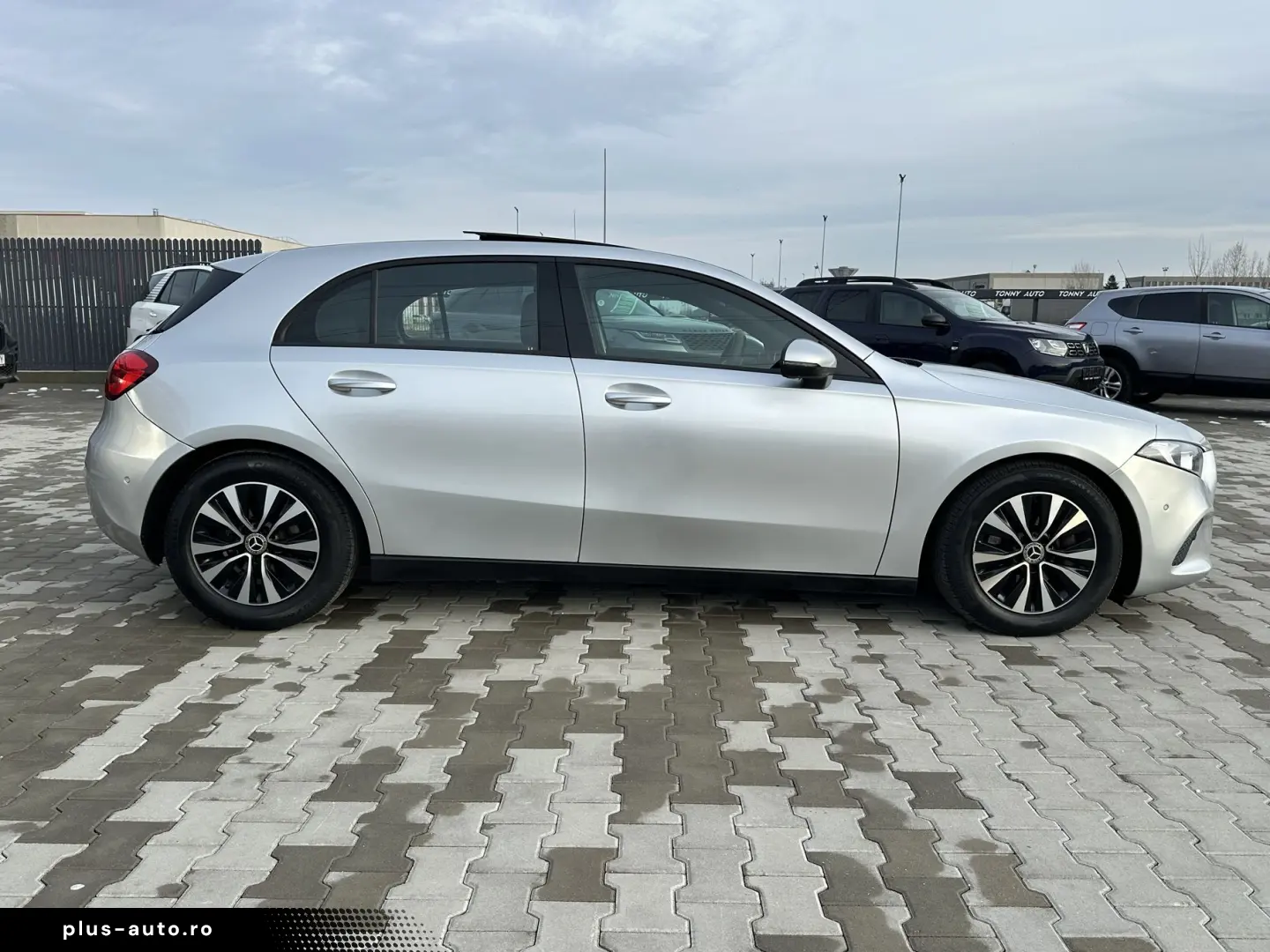Mercedes-Benz A-200