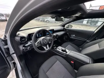 Mercedes-Benz A-200