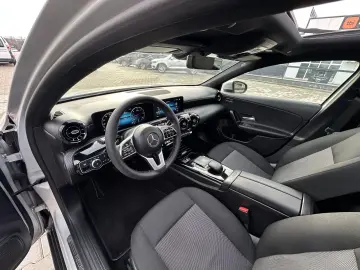 Mercedes-Benz A-200