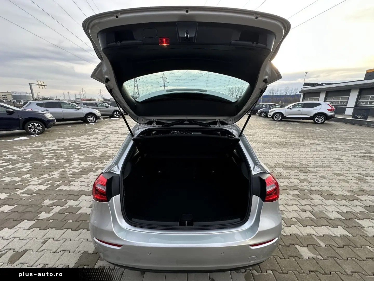 Mercedes-Benz A-200