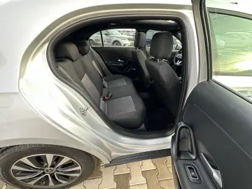 Mercedes-Benz A-200