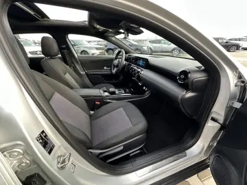 Mercedes-Benz A-200