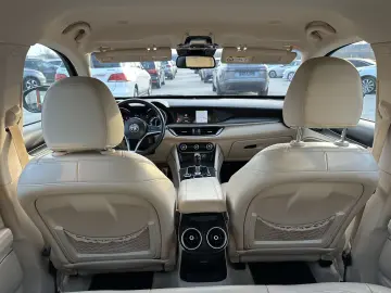 Alfa-Romeo Stelvio