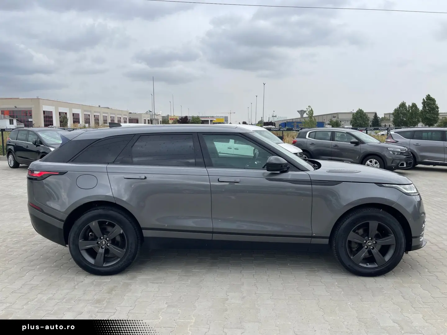 Land-Rover Range-Rover-Velar
