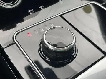 Land-Rover Range-Rover-Velar