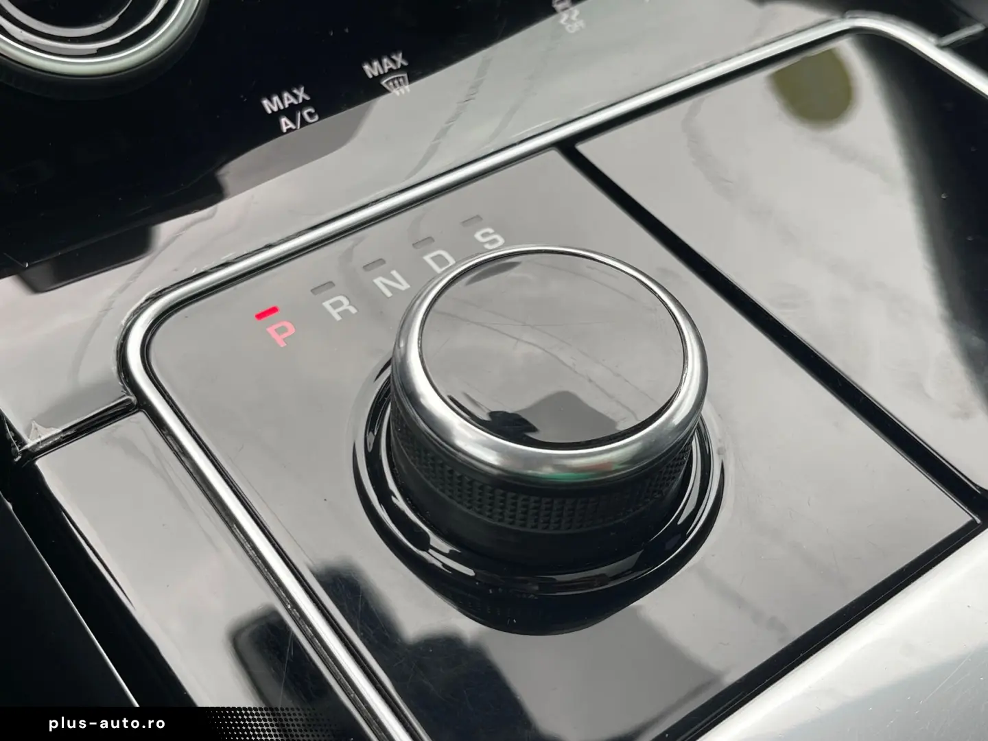 Land-Rover Range-Rover-Velar