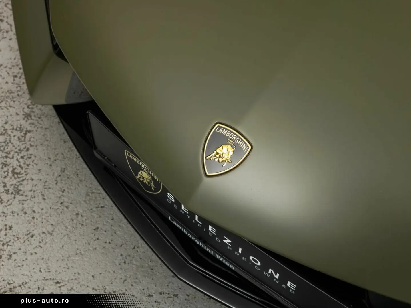 LAMBORGHINI Revuelto V12 Hybrid   e-DCT   1015 PS