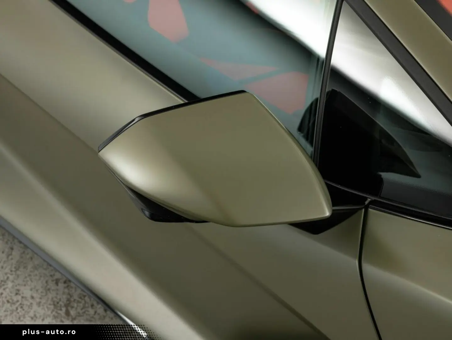 LAMBORGHINI Revuelto V12 Hybrid   e-DCT   1015 PS