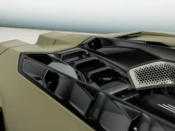 LAMBORGHINI Revuelto V12 Hybrid   e-DCT   1015 PS