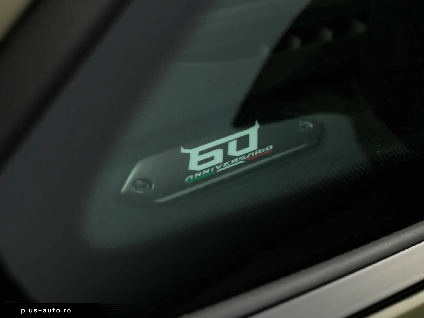 LAMBORGHINI Revuelto V12 Hybrid   e-DCT   1015 PS