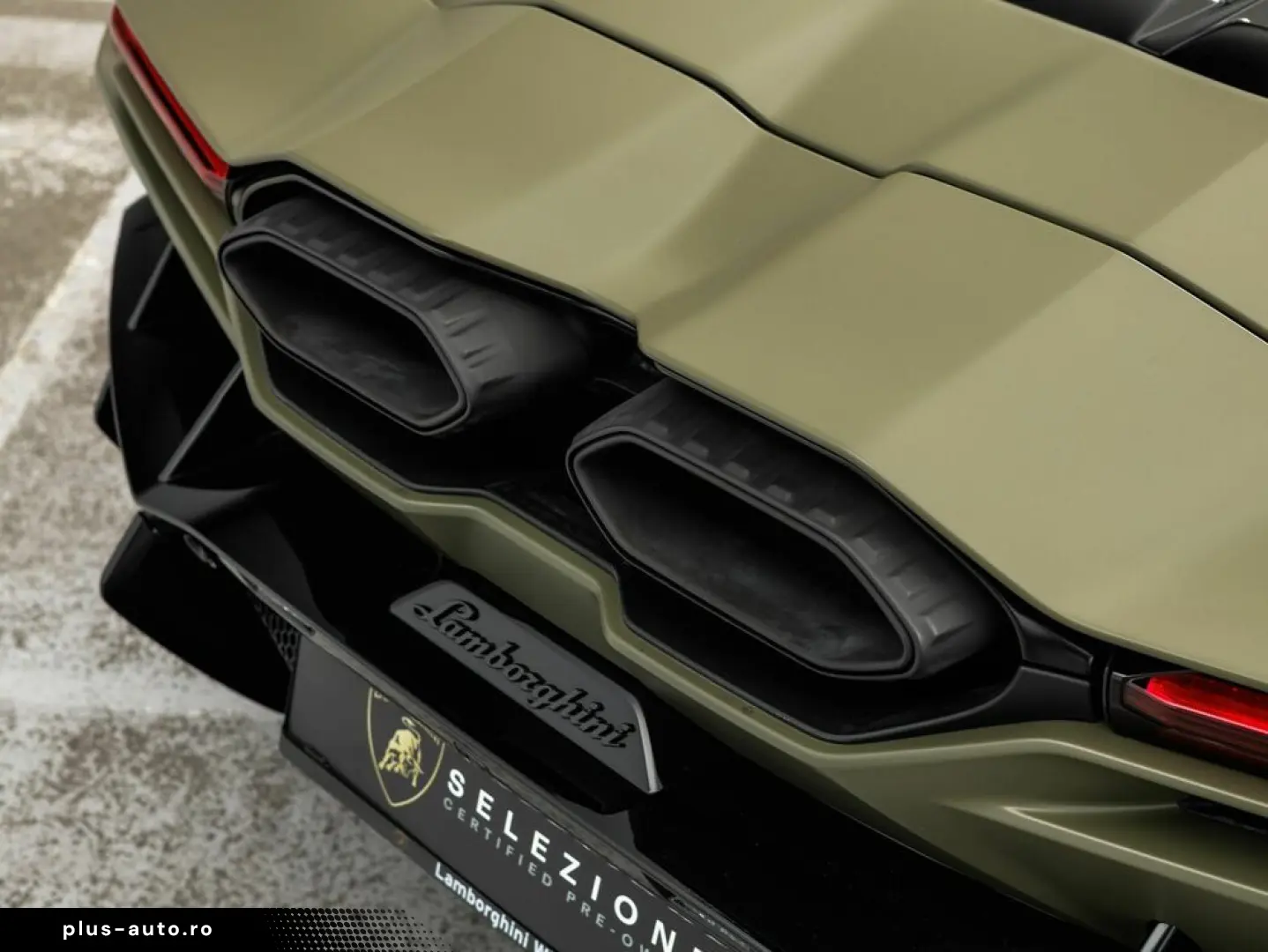 LAMBORGHINI Revuelto V12 Hybrid   e-DCT   1015 PS