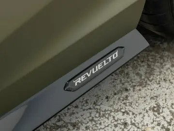 LAMBORGHINI Revuelto V12 Hybrid   e-DCT   1015 PS