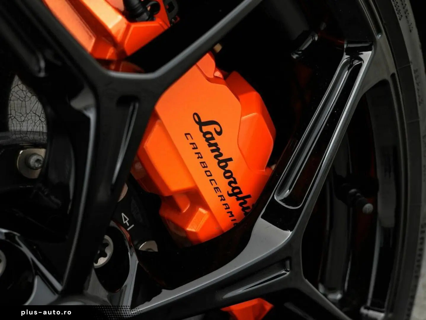 LAMBORGHINI Revuelto V12 Hybrid   e-DCT   1015 PS