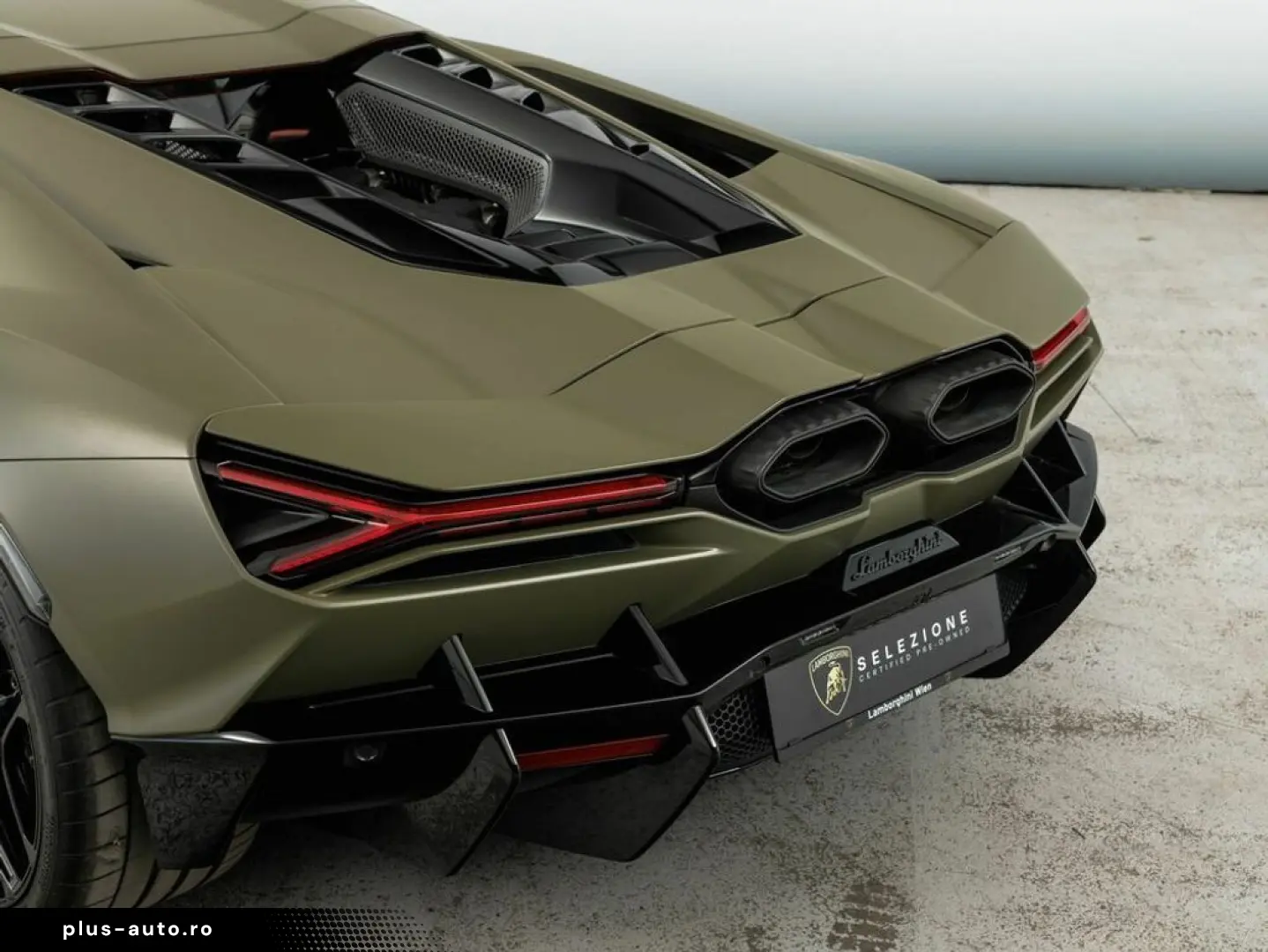 LAMBORGHINI Revuelto V12 Hybrid   e-DCT   1015 PS