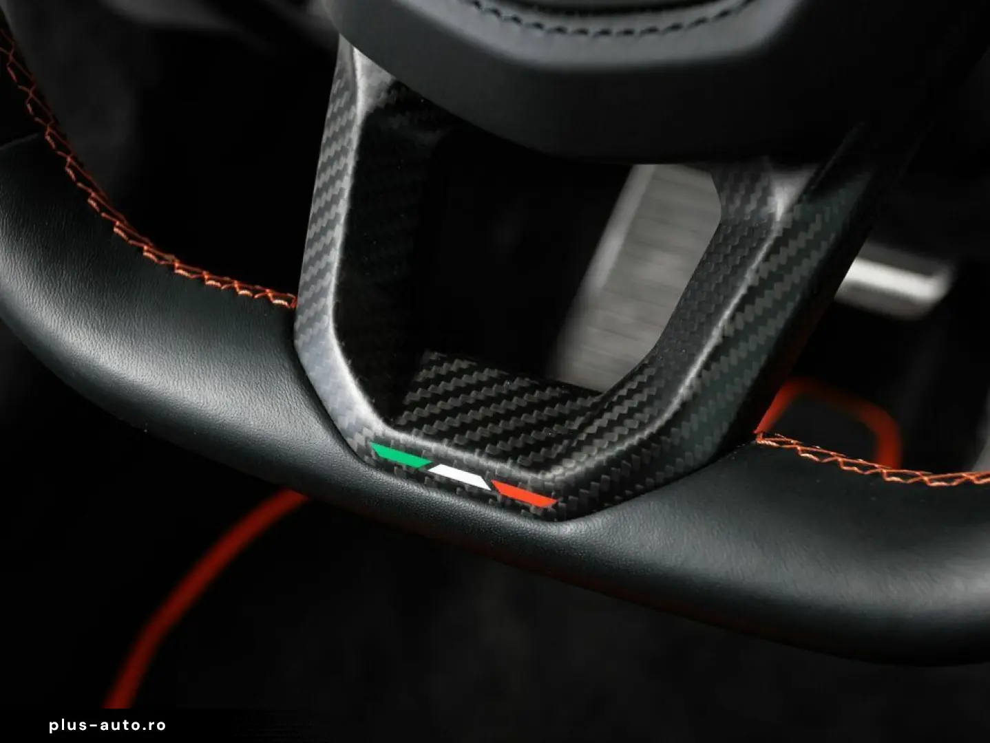 LAMBORGHINI Revuelto V12 Hybrid   e-DCT   1015 PS