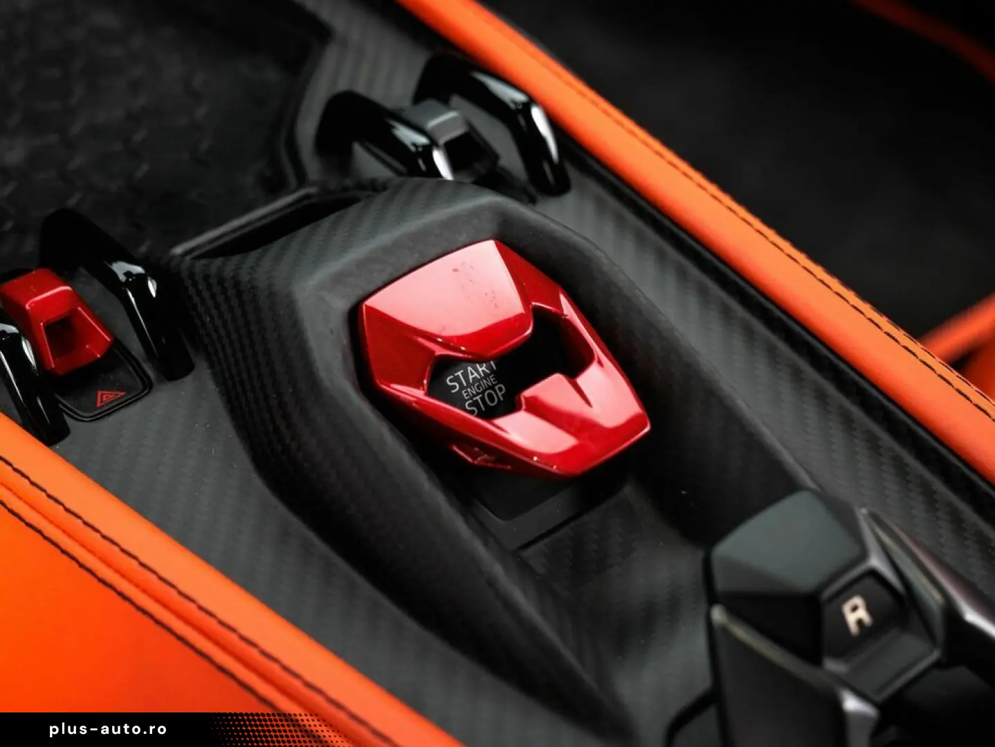 LAMBORGHINI Revuelto V12 Hybrid   e-DCT   1015 PS