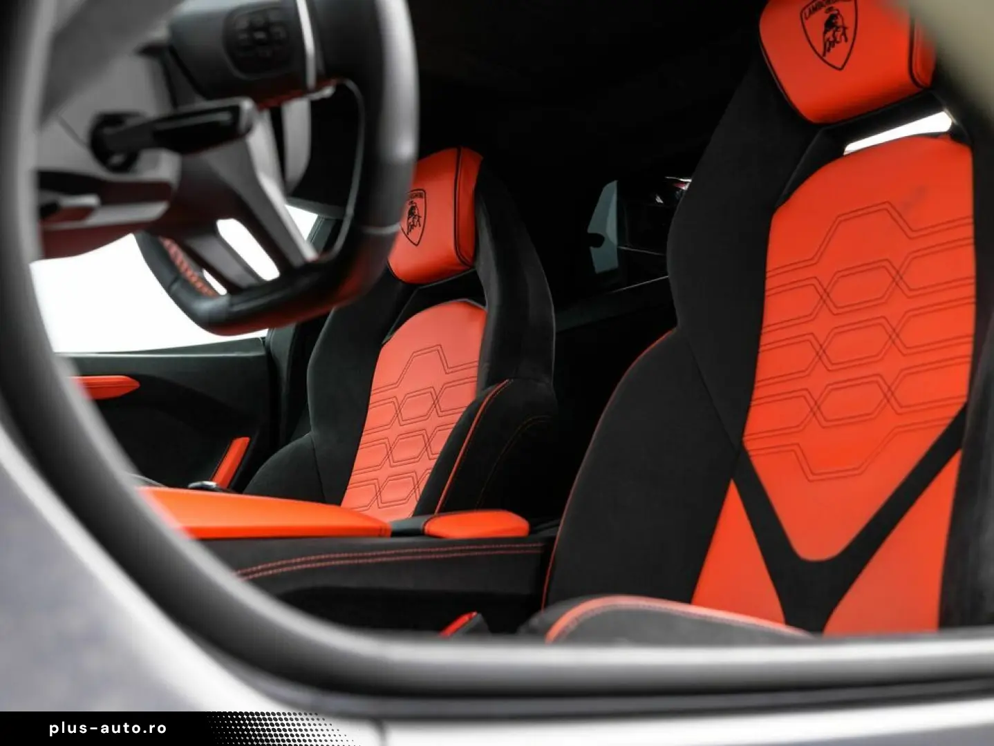 LAMBORGHINI Revuelto V12 Hybrid   e-DCT   1015 PS