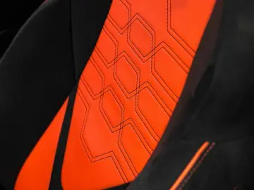 LAMBORGHINI Revuelto V12 Hybrid   e-DCT   1015 PS