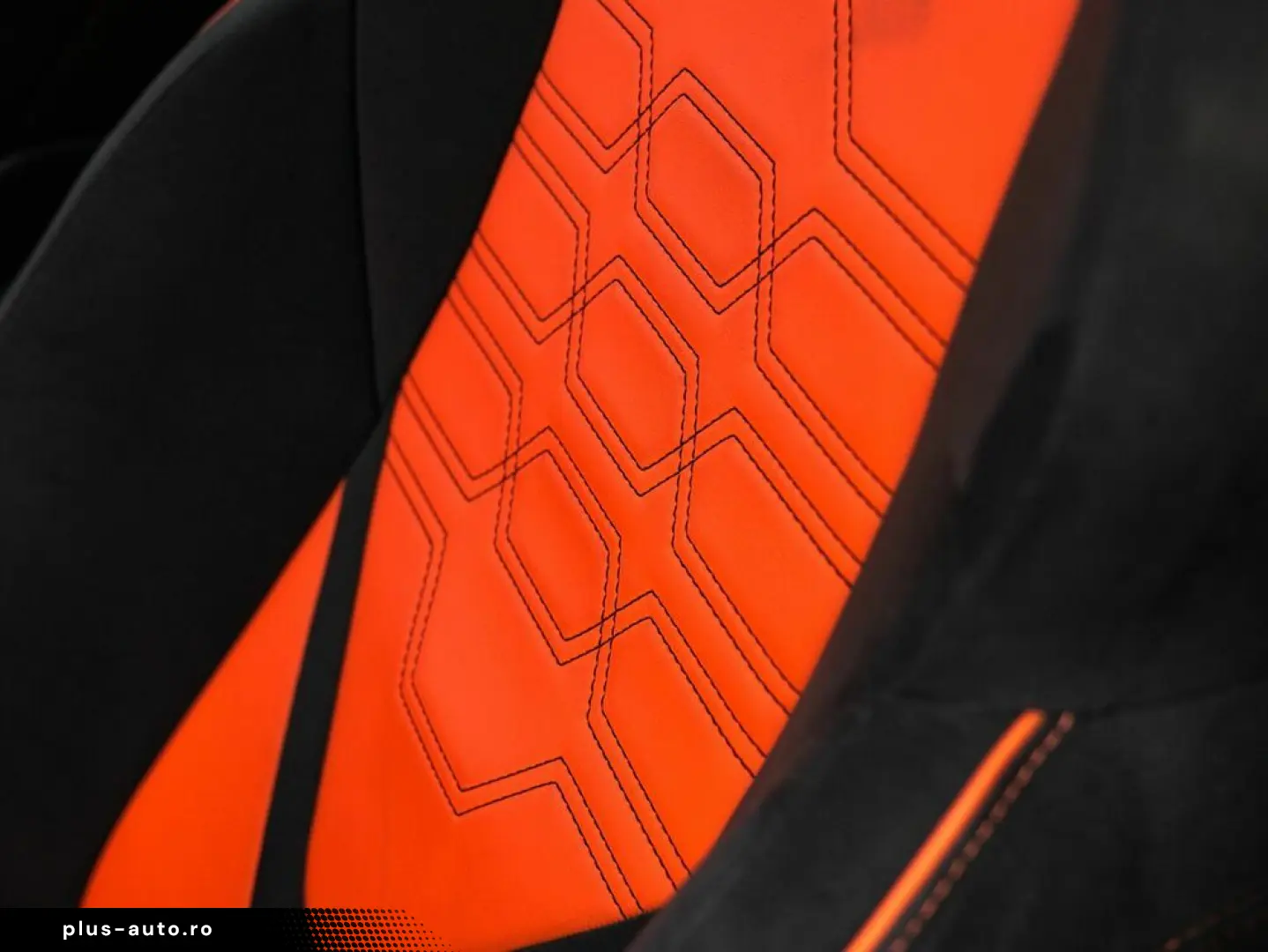 LAMBORGHINI Revuelto V12 Hybrid   e-DCT   1015 PS