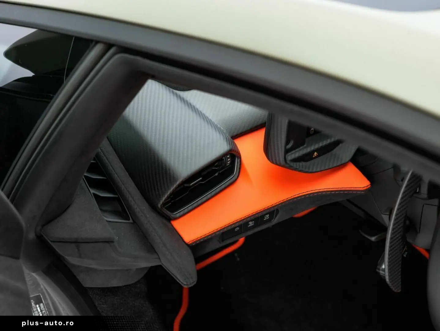 LAMBORGHINI Revuelto V12 Hybrid   e-DCT   1015 PS