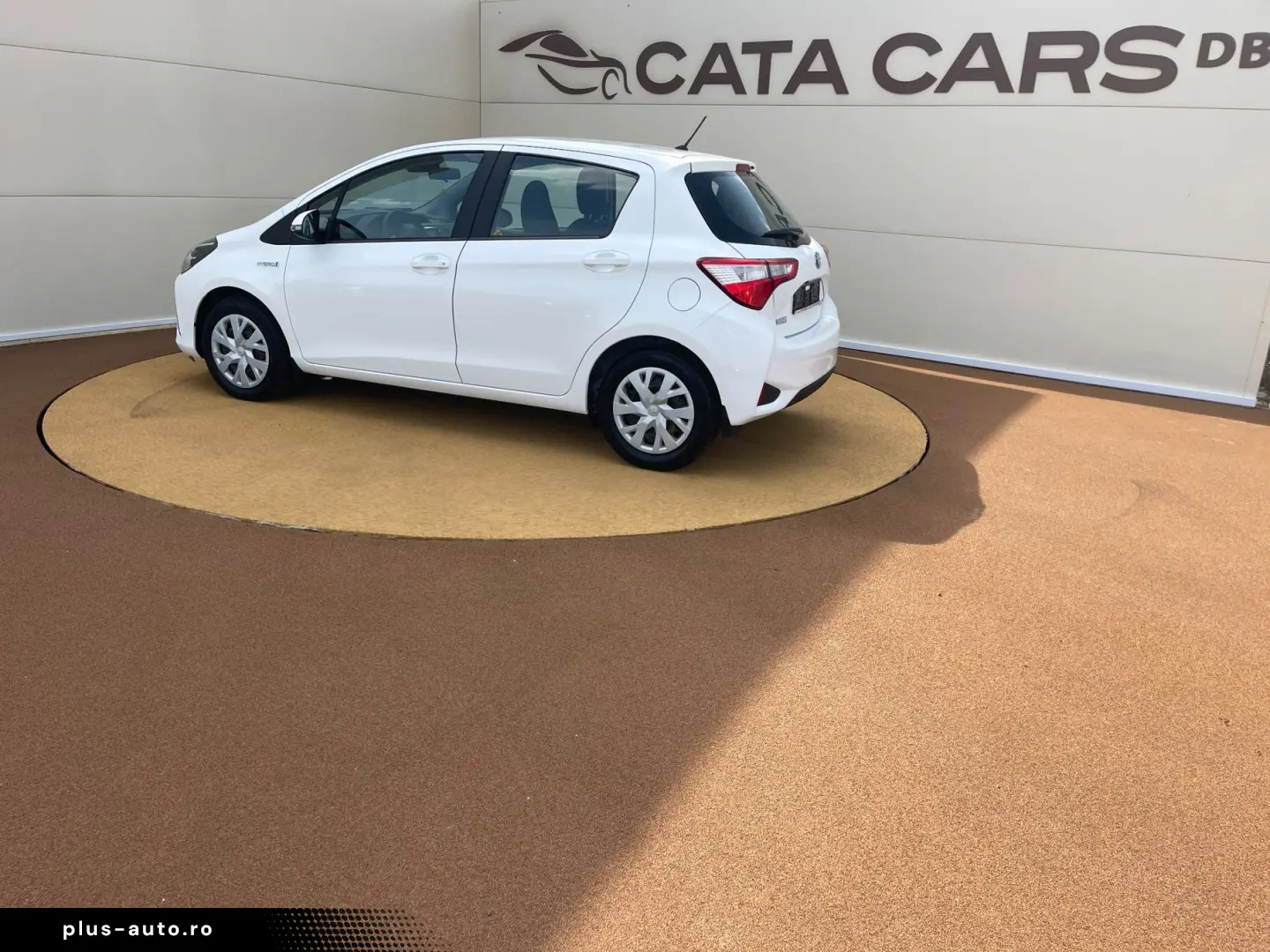 Toyota Yaris 1.5VVT  100CP Front Assist  Camera  Navi Scaune