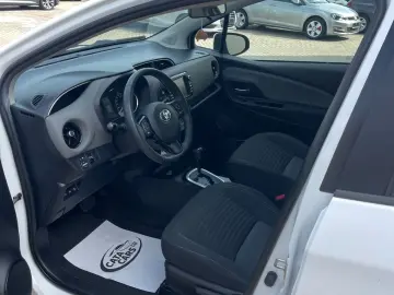 Toyota Yaris 1.5VVT  100CP Front Assist  Camera  Navi Scaune