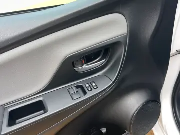 Toyota Yaris 1.5VVT  100CP Front Assist  Camera  Navi Scaune