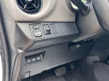 Toyota Yaris 1.5VVT  100CP Front Assist  Camera  Navi Scaune