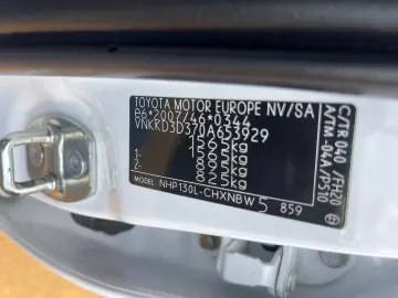 Toyota Yaris 1.5VVT  100CP Front Assist  Camera  Navi Scaune