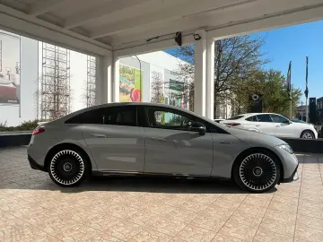 MERCEDES-BENZ EQE 43 AMG 4M Pano-Dach Distronic Memo&hellip;
