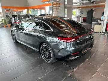 MERCEDES-BENZ EQE AMG 43 4Matic