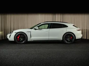 PORSCHE Taycan GTS ST   BOSE  Sport Design  Chrono  HU