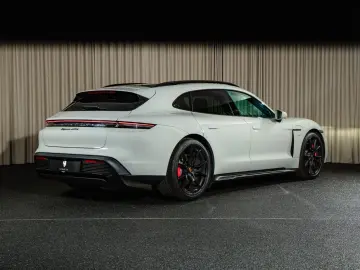 PORSCHE Taycan GTS ST   BOSE  Sport Design  Chrono  HU